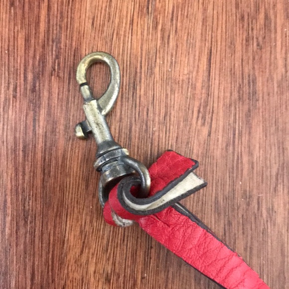 Red clutch - Picture 2 of 4